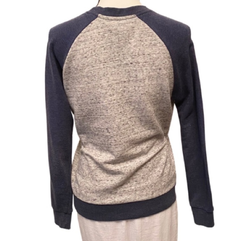DISNEY Wonderland Lightweight Sweatshirt Top Small - Picture 2 of 4